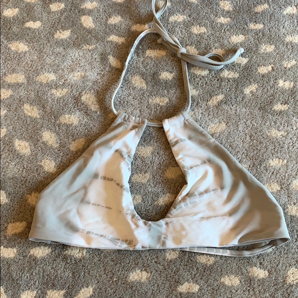 Bettinis Key Hole Bathing suit top